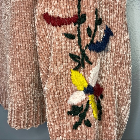 Sadie & Sage | Light pink chenille sweater cottage core twee boxy flowers - Picture 2 of 7